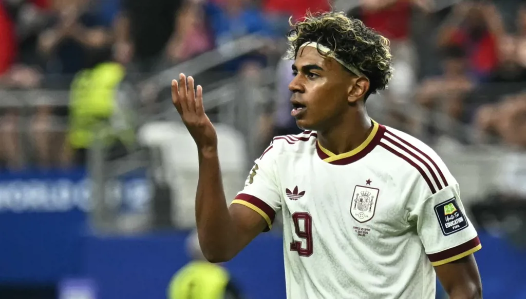 منزل يامال يتعرّض لسطو مسلح بعد مباراة إسبانيا وفرنسا