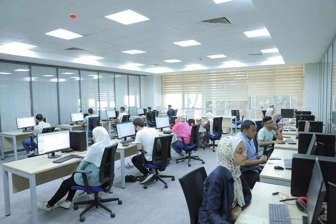 التعليم العالي: استعداد معامل الحاسبات بالجامعات الحكومية لتسجيل رغبات الطلاب مجانا