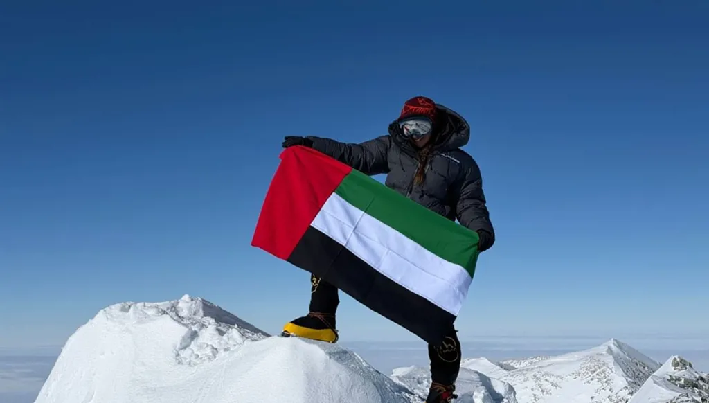 الإماراتية فاطمة العوضي تستعد لتسلق قمة لينين ضمن تحدي القمم السبع