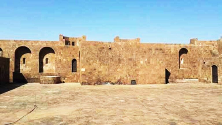 قلعة الأزلم.. الحصن الصامد