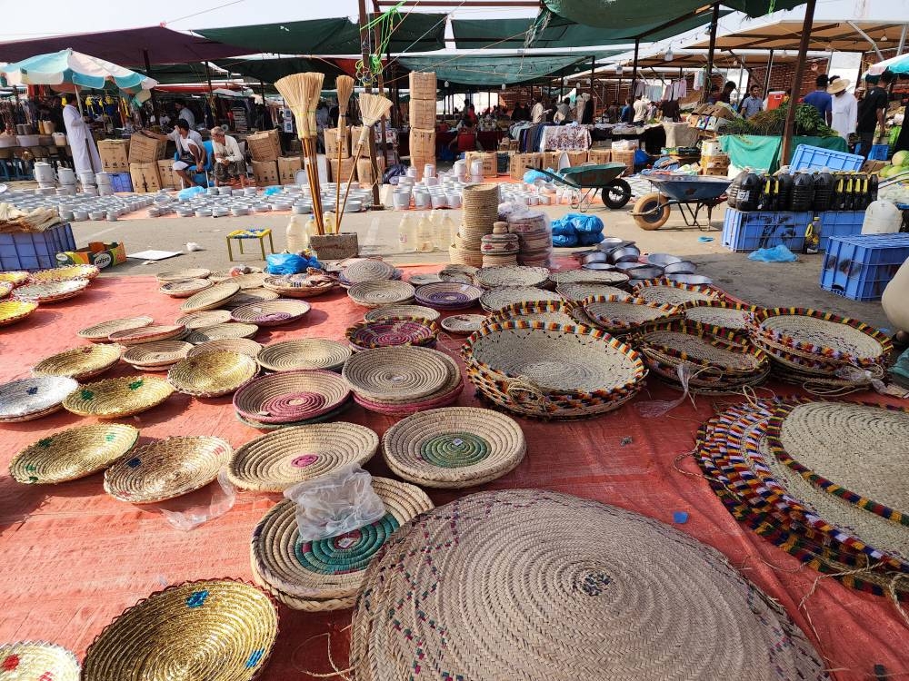 الرفاعي يتوارثون صناعة المشغولات التراثية