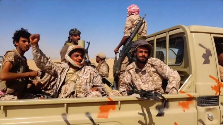 جبال تعز تحاصر الحوثيين وكهبوب تصد هجوم الميليشيات