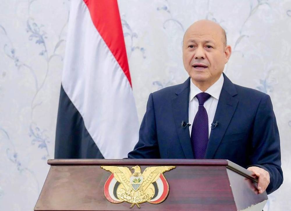 العليمي يدعو اليمنيين إلى التعبئة العامة والنفير