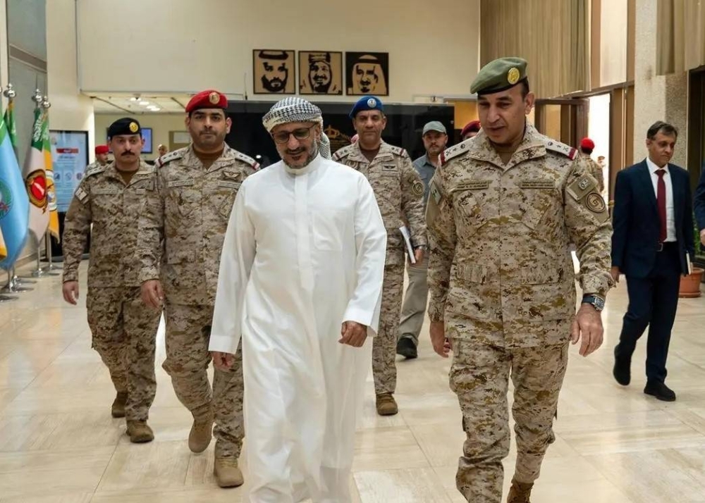 قائد القوات المشتركة وطارق صالح يبحثان تعزيز جاهزية القوات اليمنية
