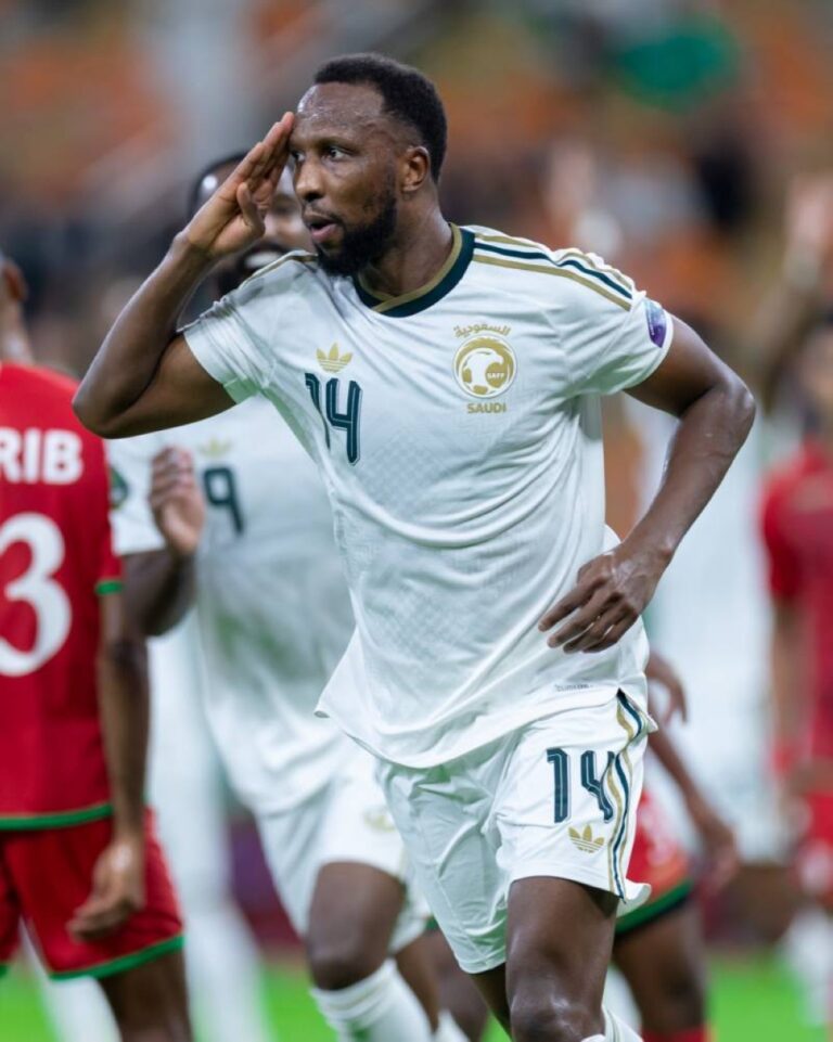 61 انتصارا تاريخيا للصقور