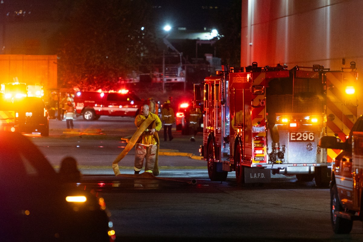 Three killed in helicopter crash in Los Angeles
