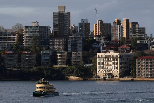 Australia to Detain Tourists Who Overstay Visa, Minister Says