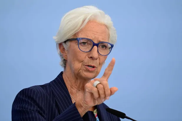 ECB’s Lagarde Keeps Door Open to Early Exit
