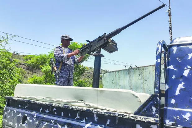 Yemeni Army Repels Houthi Attempts to Advance West of Taiz