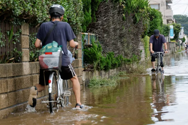 Typhoon Dujuan Leaves 4 Dead in Japan, 45,000 Houses Without Power