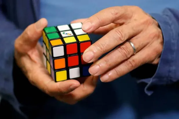 Six-year-old Chinese Girl Sets World Record with Rubik’s Cube