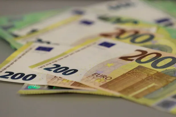 Euro Zone Yields Fall after Iran Raises Prospect of Hormuz Reopening