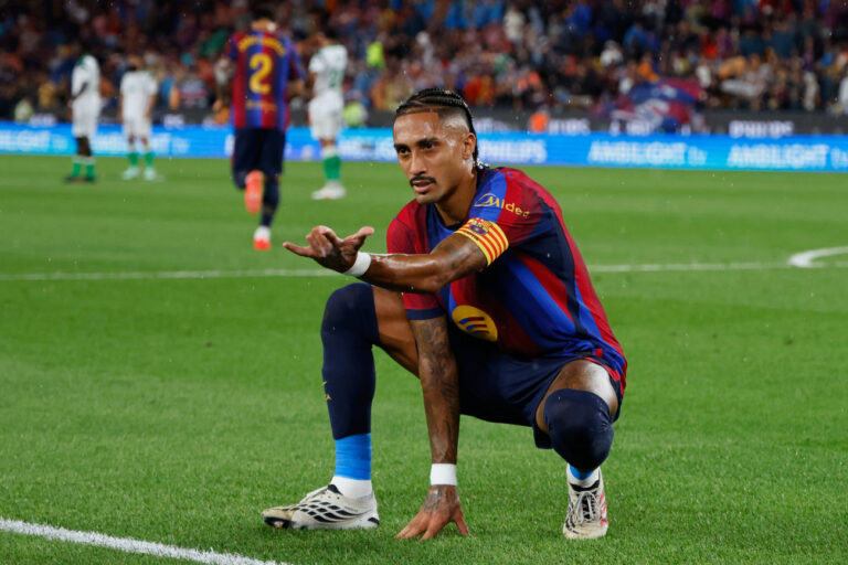 Raphinha hat trick sparks Barcelona’s 7-2 rout of Racing in La Liga, Man United upset in League Cup