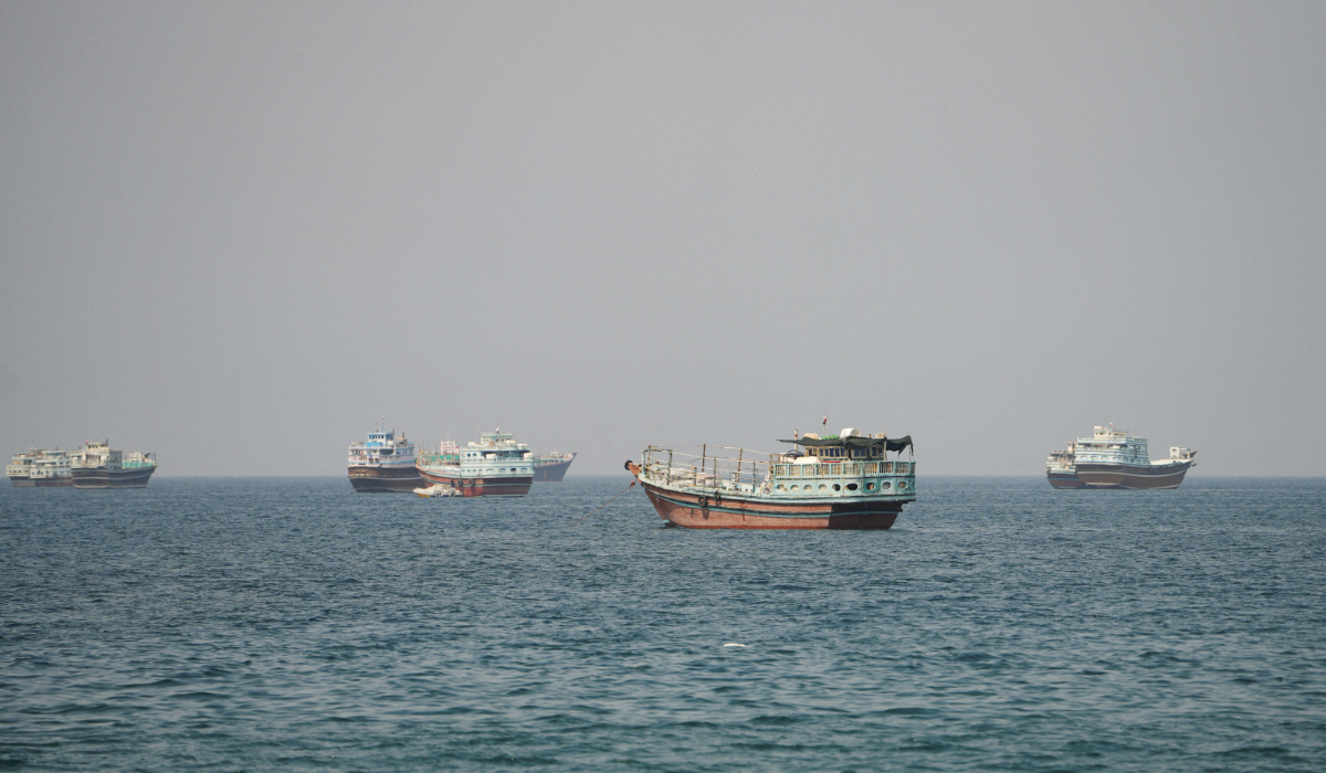 Vessels trickle through Hormuz  as Middle East conflict persists
