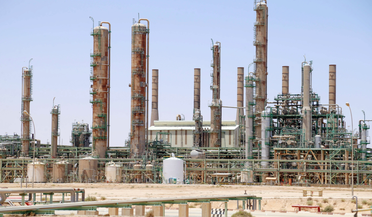 Protesting guards shut down major Libya oil refinery