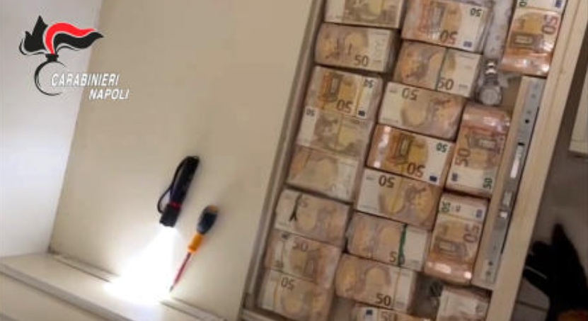 Italy police find 3 million euros stashed in mobster’s house