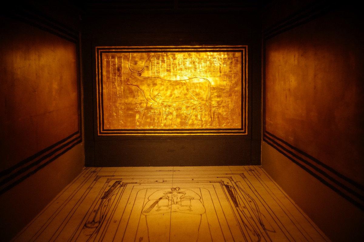 How Tutankhamun’s tomb may hide a bigger secret … Queen Nefertiti