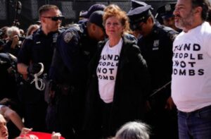 Hollywood stars among arrests in NY anti-Netanyahu protest