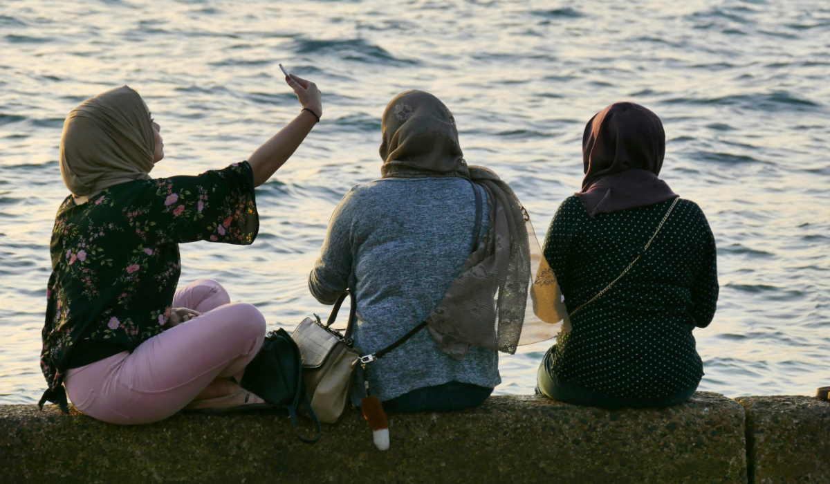 Spanish city bans burqa, niqab in public spaces