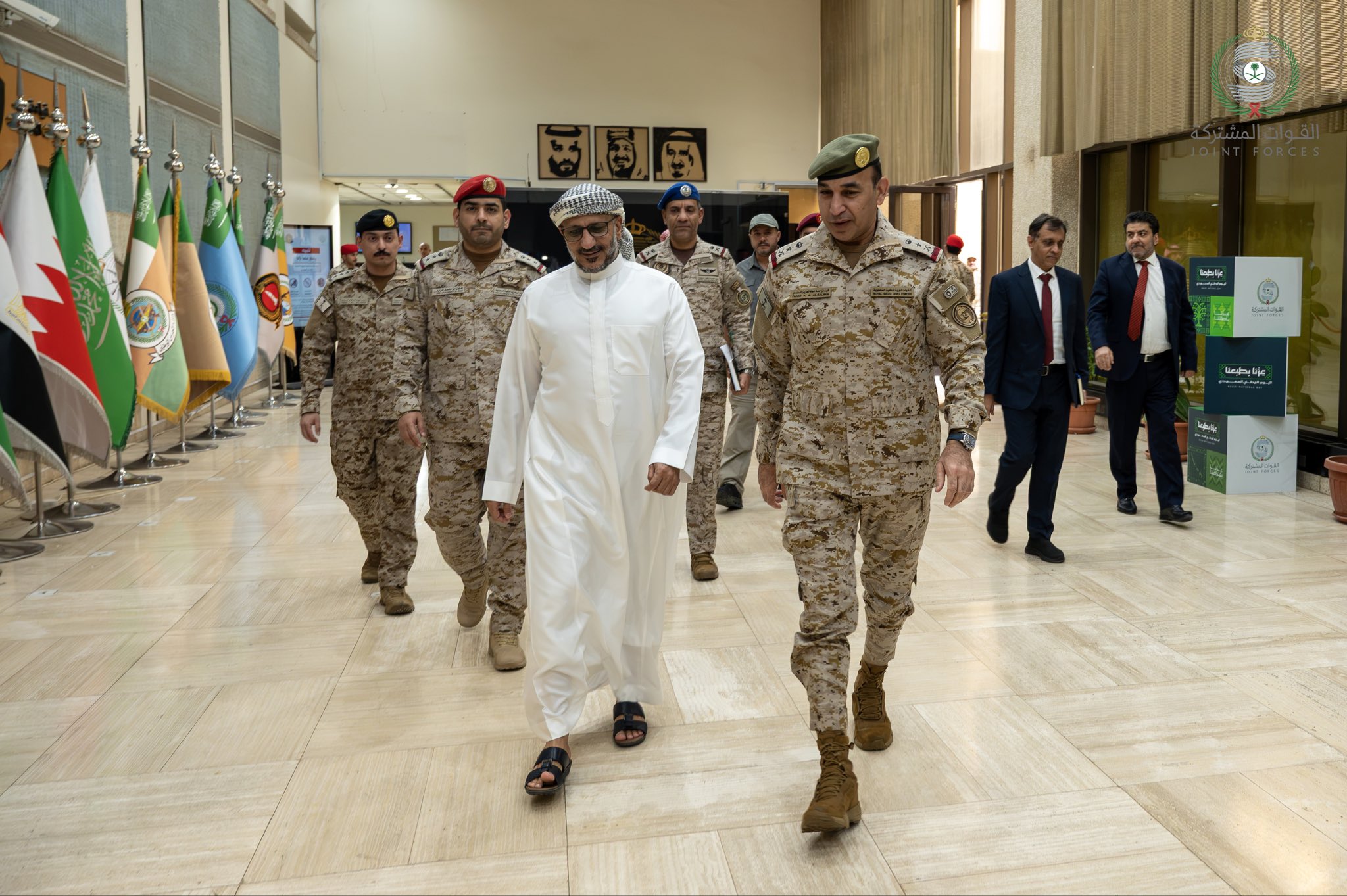 Commanders of Joint Forces, Yemen’s National Resistance Forces discuss ways to support Yemeni army 