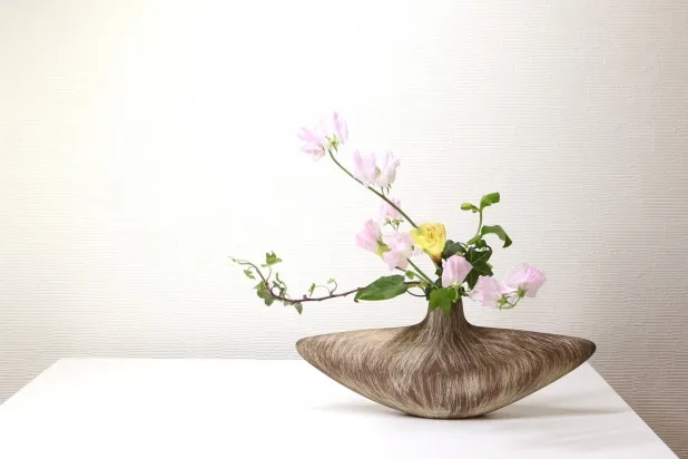 Centuries-old Japanese Art of Ikebana Draws Those Seeking Calm