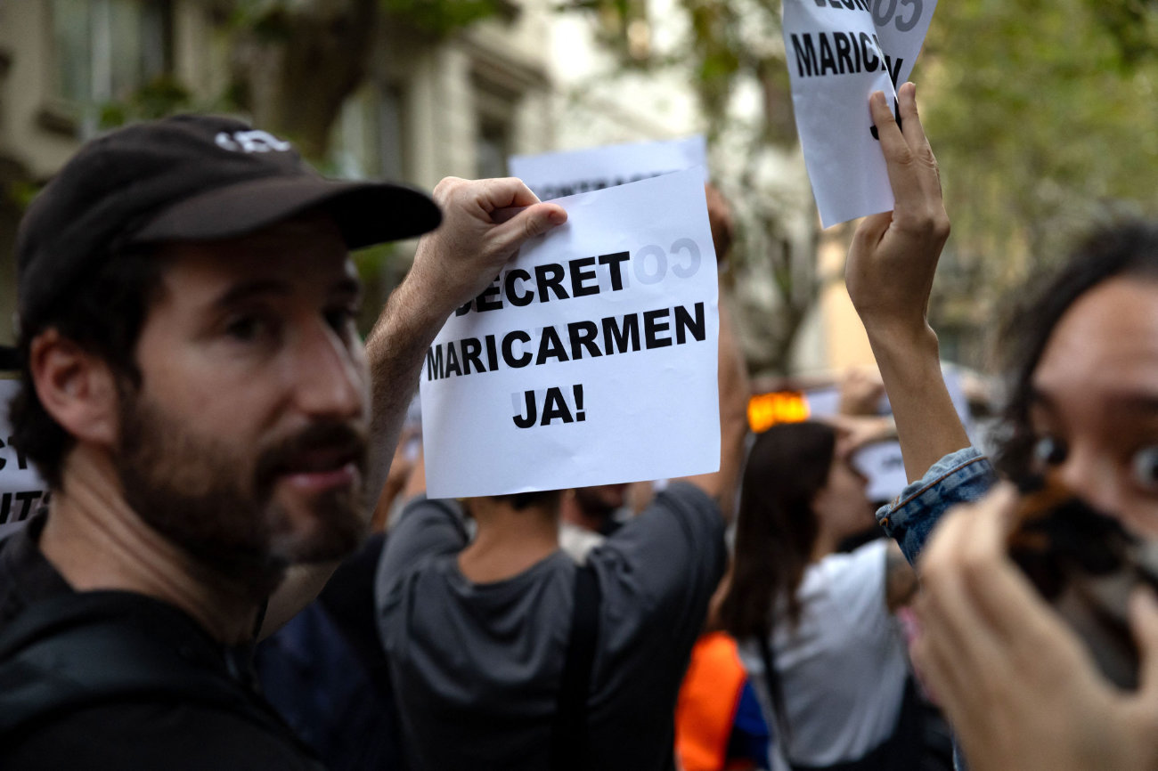 Protesters demand Spanish government limit evictions, pensioner to return home