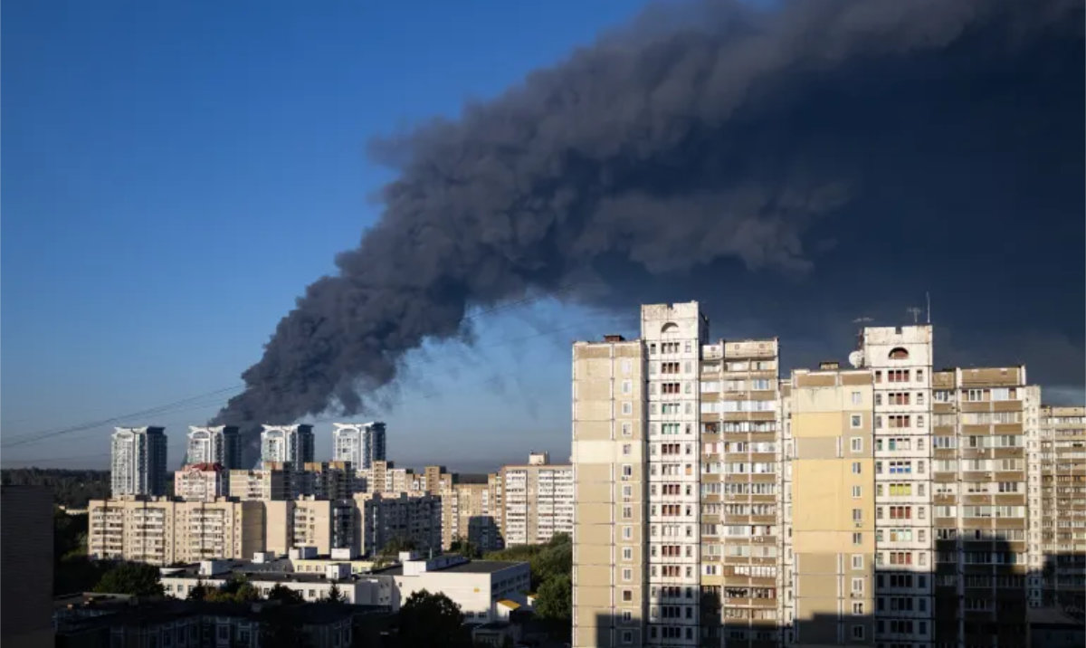 Several explosions rock Kyiv during missile alert