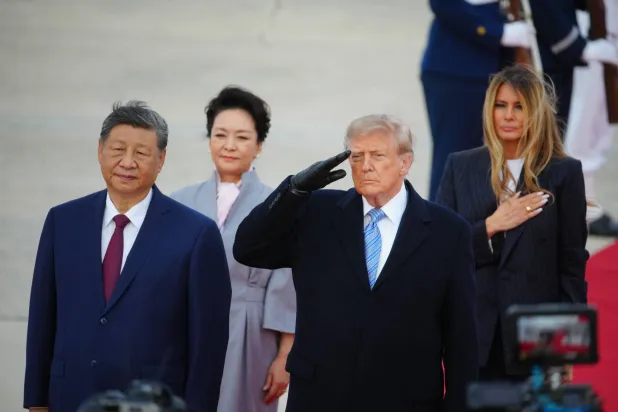 Xi Arrives in US to Personal Trump Welcome