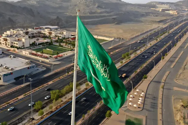 Saudi Flag Flies High in Makkah for National Day