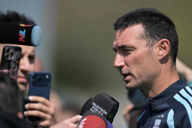 Scaloni Says he Did his Best to Convince Messi to Return for Argentina Farewell