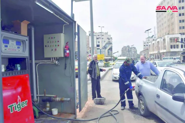 Gasoline Shipped to Syria Begins Moving by Road to Iraq, Syrian Official Says