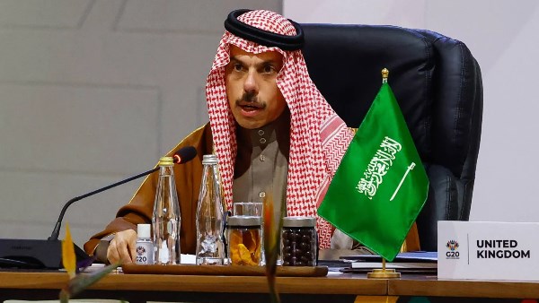 وزير الخارجية السعودي: انتهاكات الحوثيين في باب المندب تقوض الأمن الإقليمي