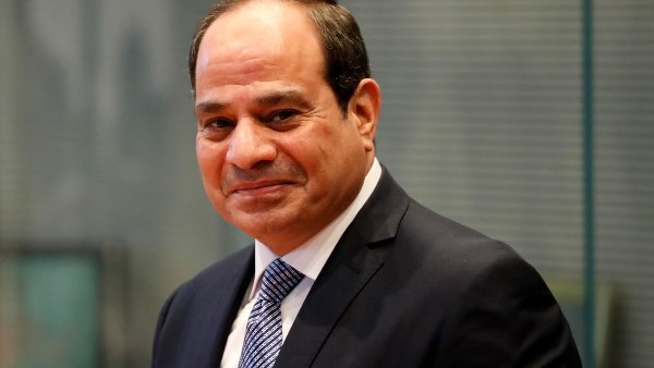 الرئيس السيسي يوجه المسؤولين بحسن التعامل مع المواطنين أثناء تقديم الخدمات