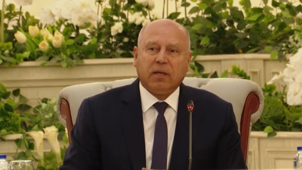 كامل الوزير: لدينا 900 جرار بحالة فنية تتخطى 95 % و 4000 عربة نقل ركاب السكك الحديد تنقل 1.5 مليون راكب يوميا