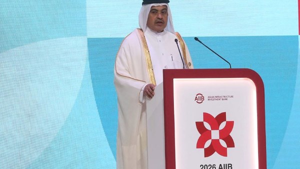 وزير المالية القطري لرئيس مجلس محافظي البنك الآسيوي للاستثمار: ملتزمون بتعزيز التعاون متعدد الأطراف