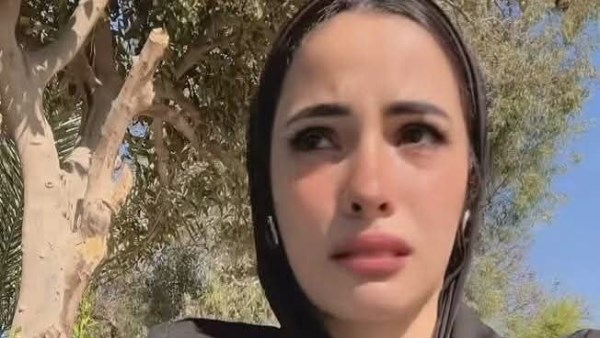 بعد ادعاءات اقتحام منزلها.. الأجهزة الأمنية تضبط دينا عزت