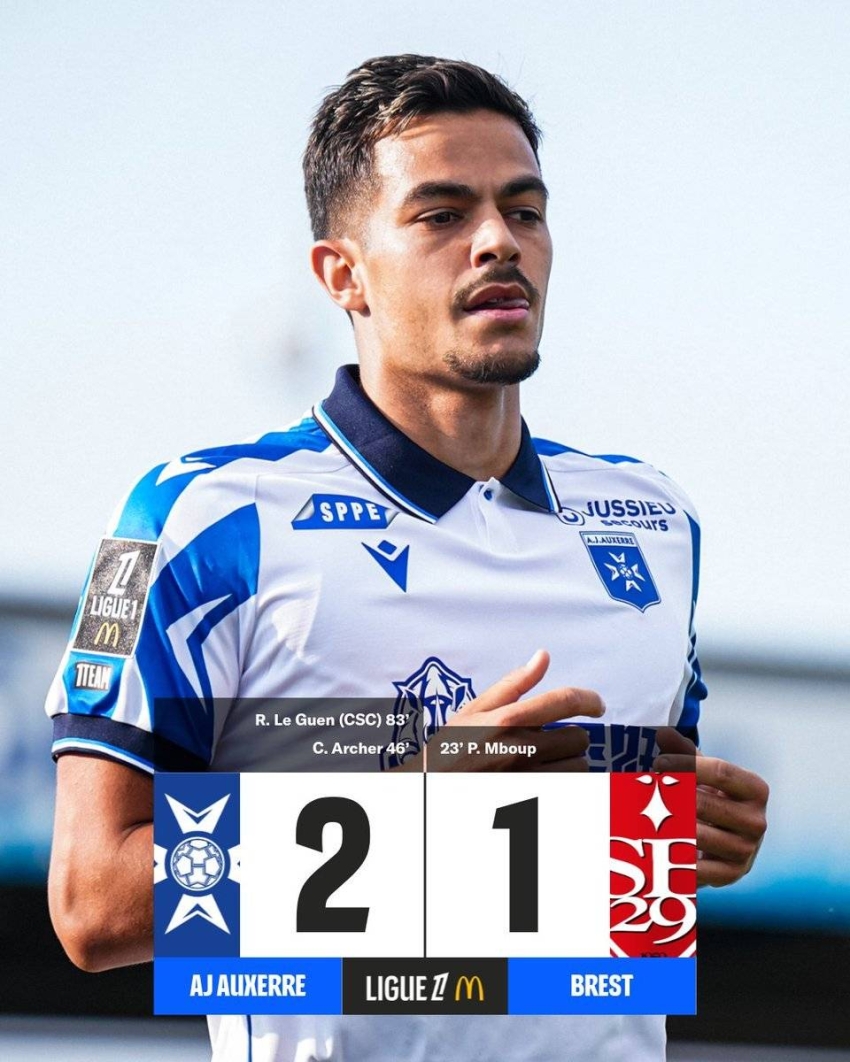 الدوري الفرنسي: أوكسير يتغلب على بريست (2-1)