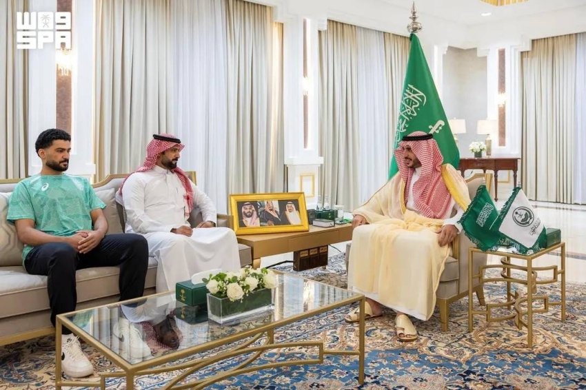أمير الجوف يهنئ «القايد» بذهبية الكاراتية الآسيوي