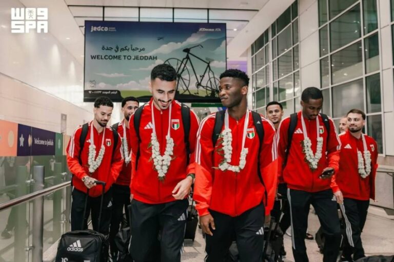وصول بعثة المنتخب الإماراتي إلى جدة استعدادًا للمشاركة في كأس الخليج 27