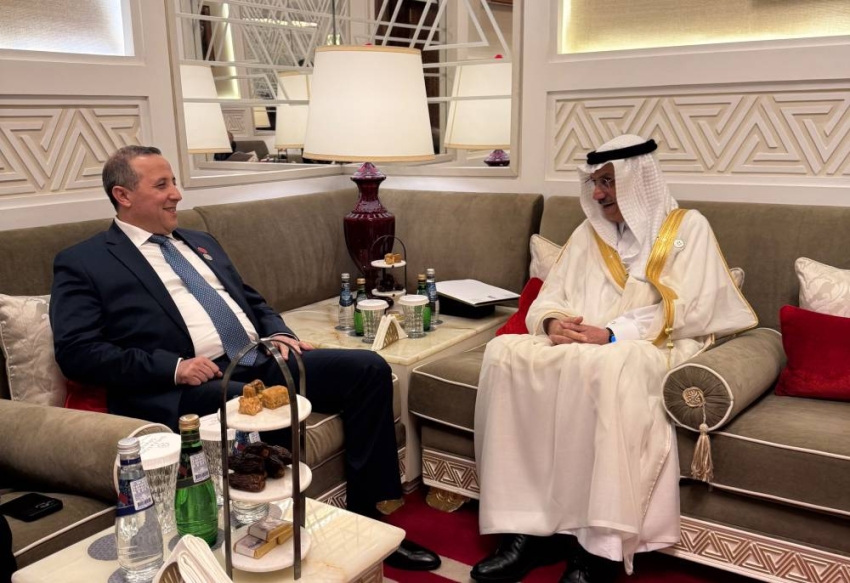 الجاسر يبحث مع وزير المالية الجزائري سبل تعزيز الشراكة