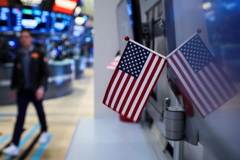الأسهم الأمريكية تغلق على ارتفاع بدعم الذكاء الاصطناعي