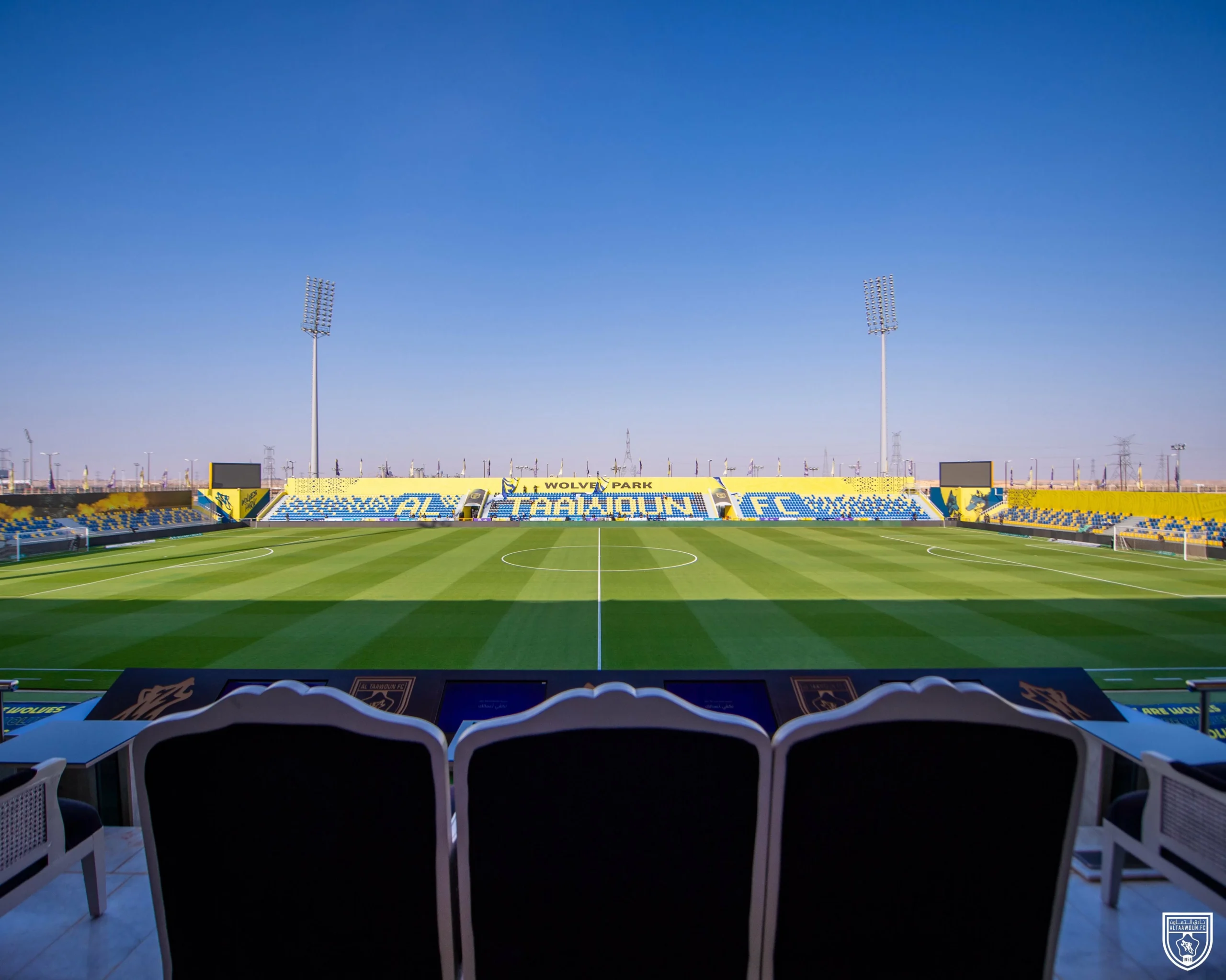 «الانضباط» تعاقب التعاون بإغلاق ملعبه مباراتين