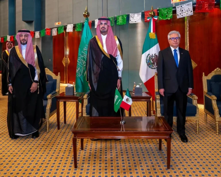 نيابة عن أمير الرياض.. أمين المنطقة يحضر حفل سفارة المكسيك بمناسبة اليوم الوطني