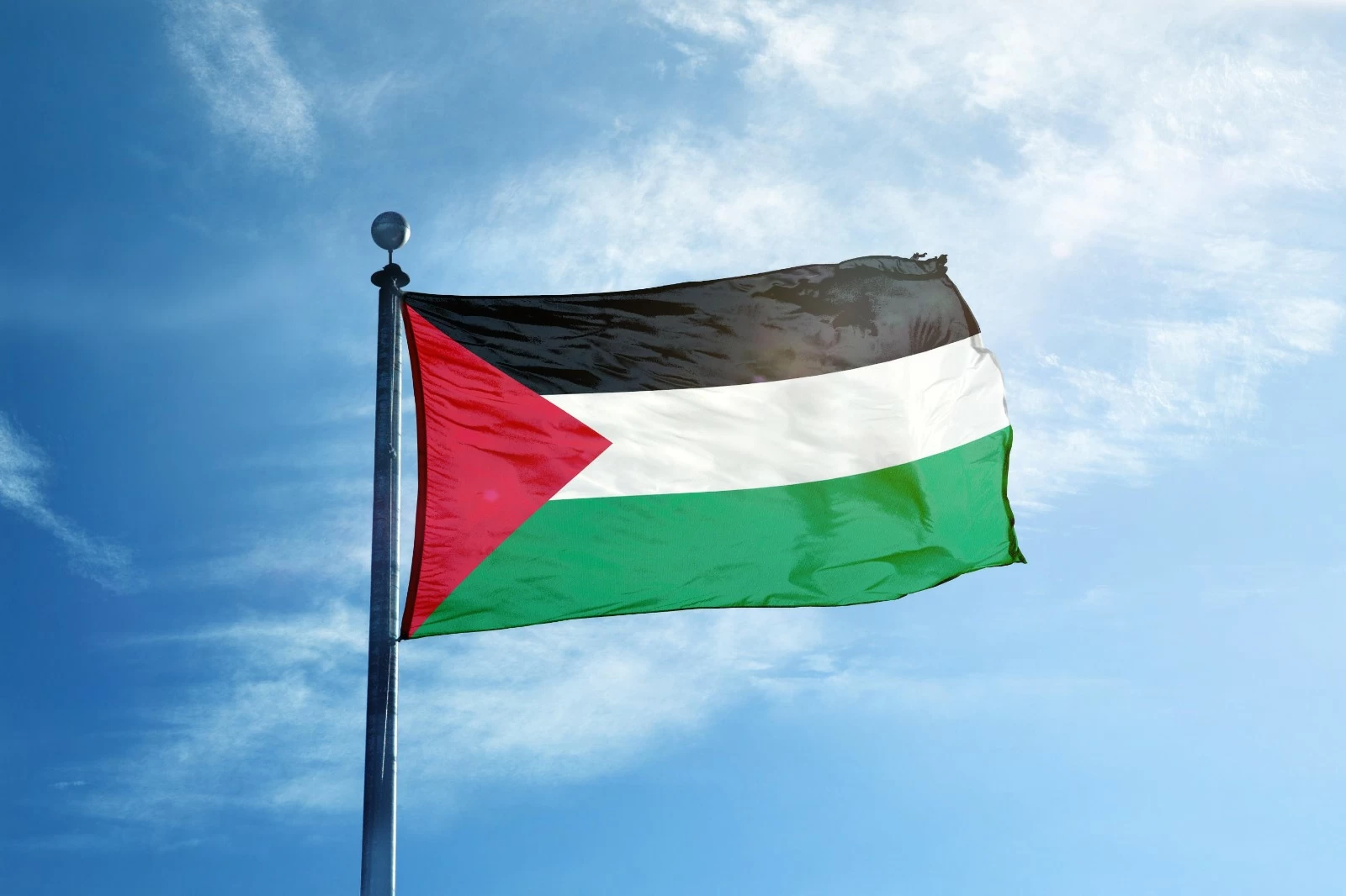 الرئاسة الفلسطينية تدين الاعتداءات على مكة المكرمة