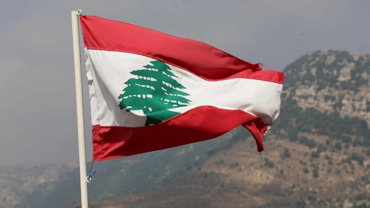 «لبنان» تدين محاولة استهداف مكة وتؤكد تضامنها مع السعودية