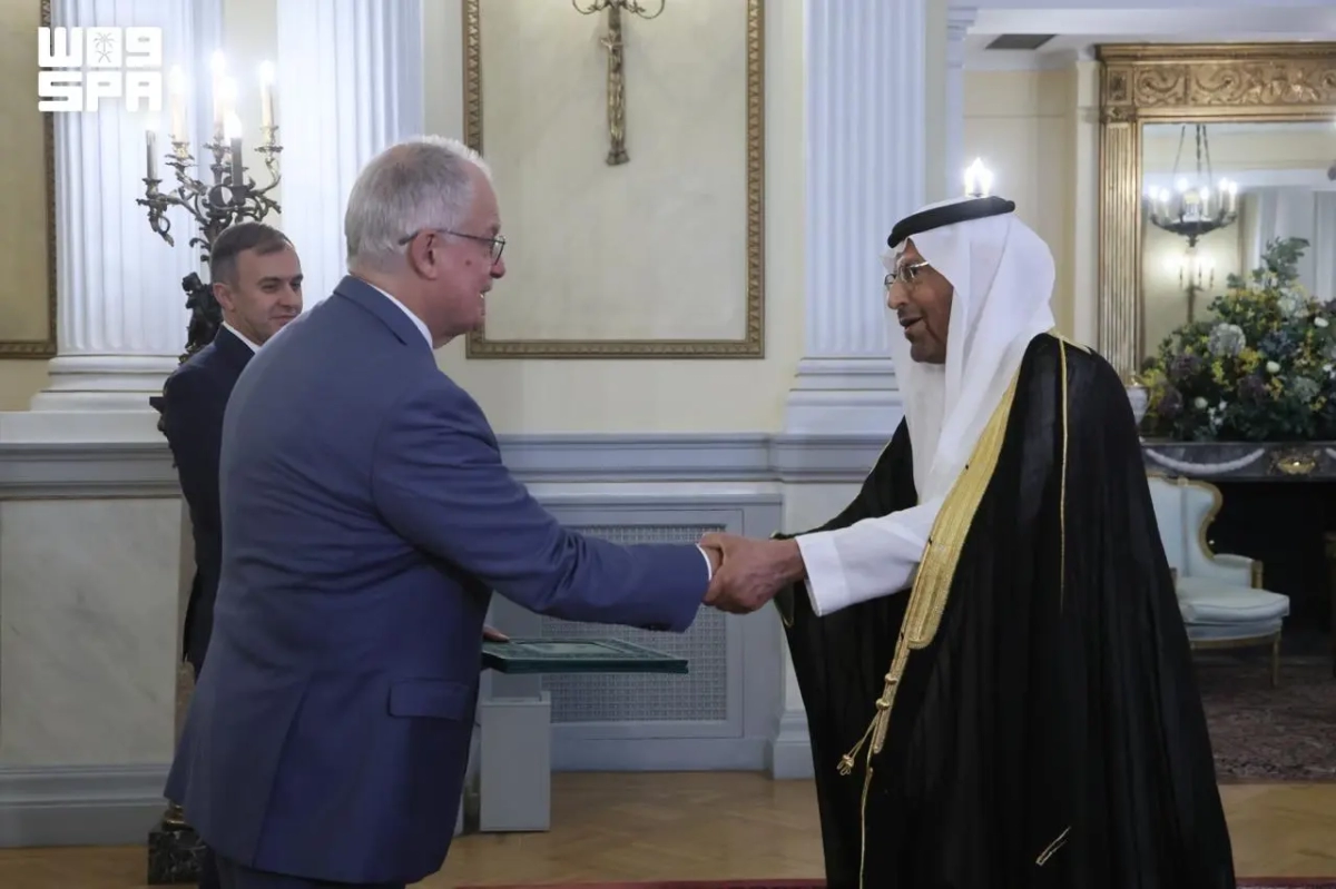 Prince Saud bin Abdulmohsen presents credentials as Saudi ambassador to Greece