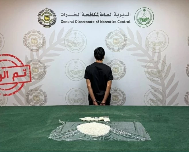 القبض على مقيم بحوزته 1.2 كيلوجرام من «الشبو» في بحرة
