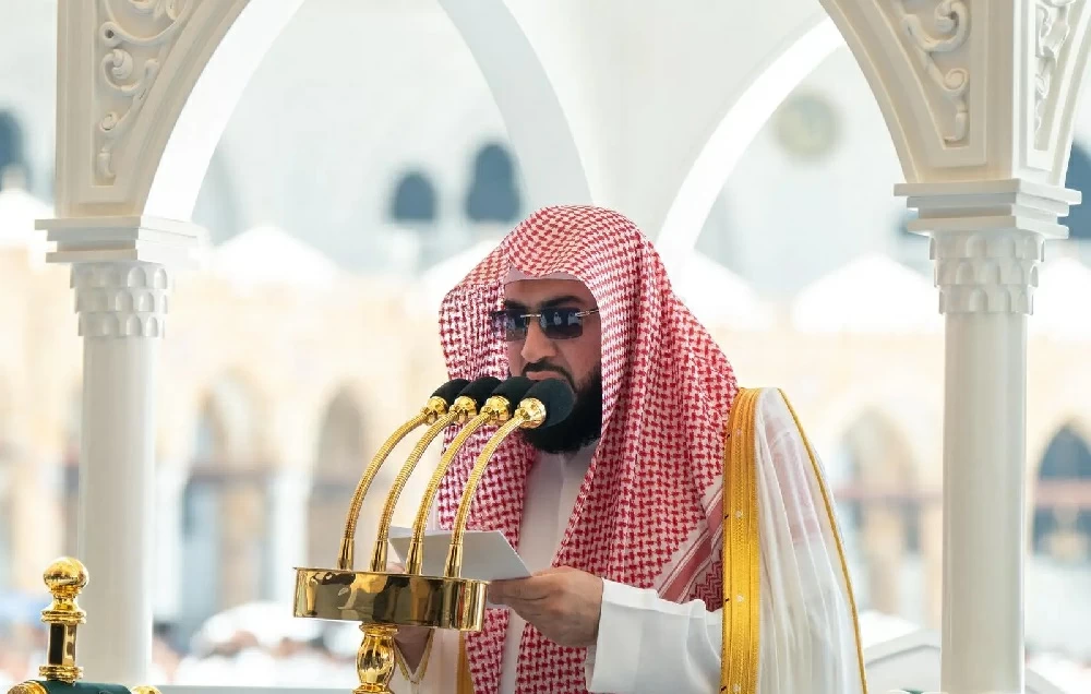  خطيبا الحرمين: استهداف مكة والمدينة جريمة تهدد أمن الأمة وحمايتهما مسؤولية عظيمة