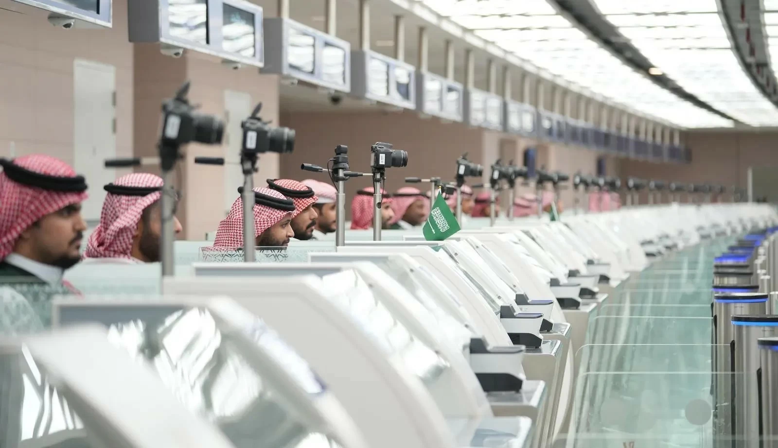 «الجوازات» تعلن جاهزيتها لاستقبال القادمين لـ«خليجي 27»