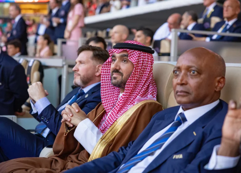 قبل موقعة صن داونز.. وزير الرياضة يدعم الأهلي
